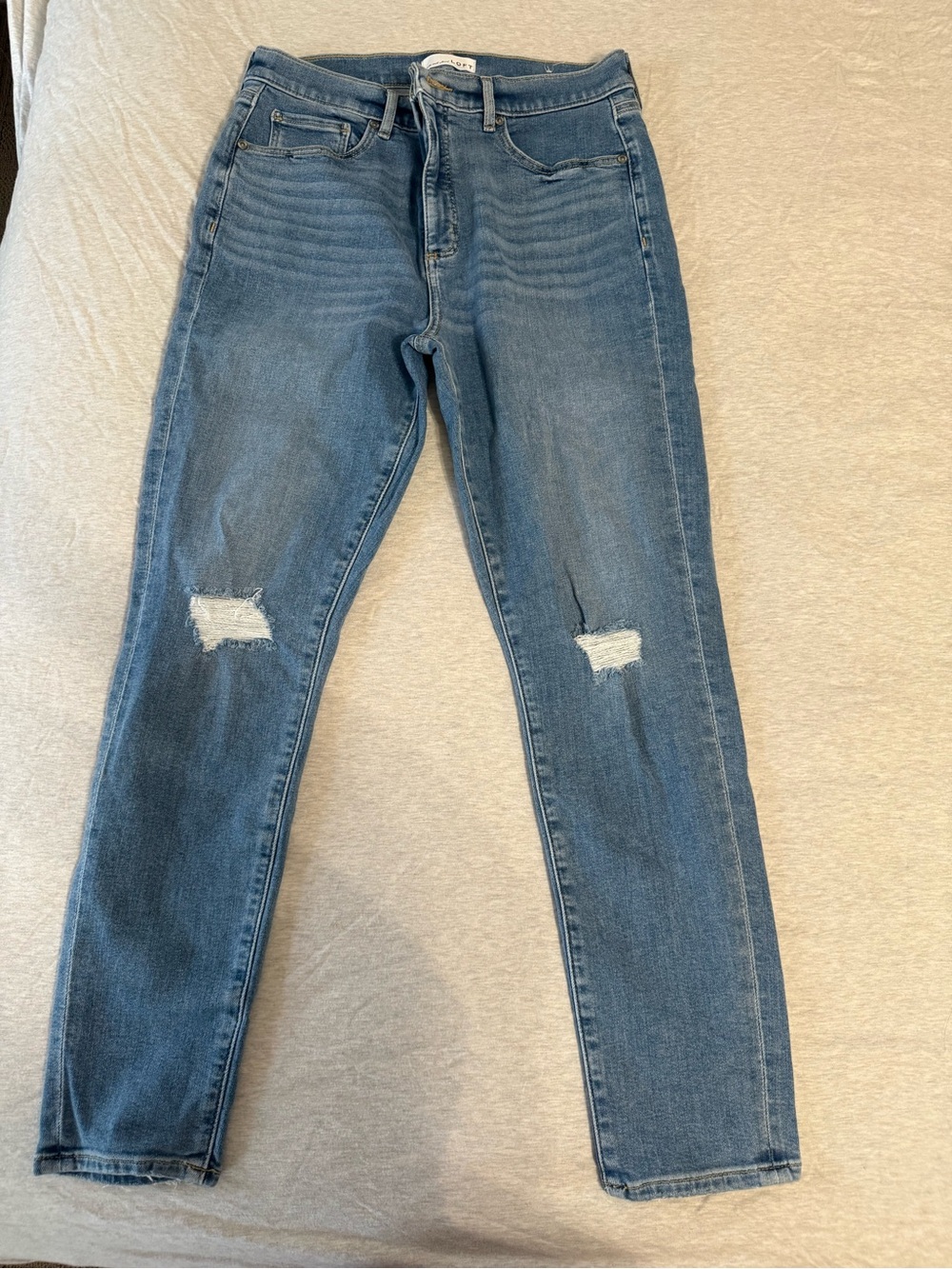 LOFT Women's Skinny Jeans in Washed Blue with Knee Rips